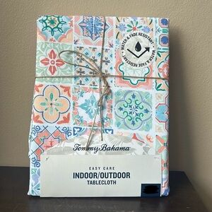 Tommy Bahama Tablecloth Spring Summer New 70”x70” Square Floral